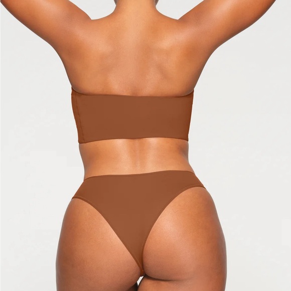 NWOT SKIMS FITS EVERYBODY BANDEAU. Size XS - Picture 3 of 8